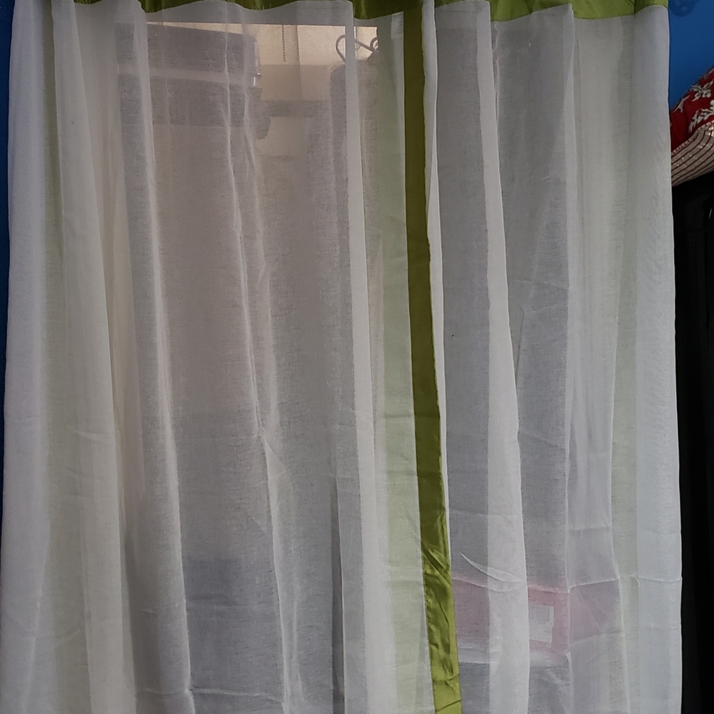 Window panel with gromet - Picture 3 of 4
